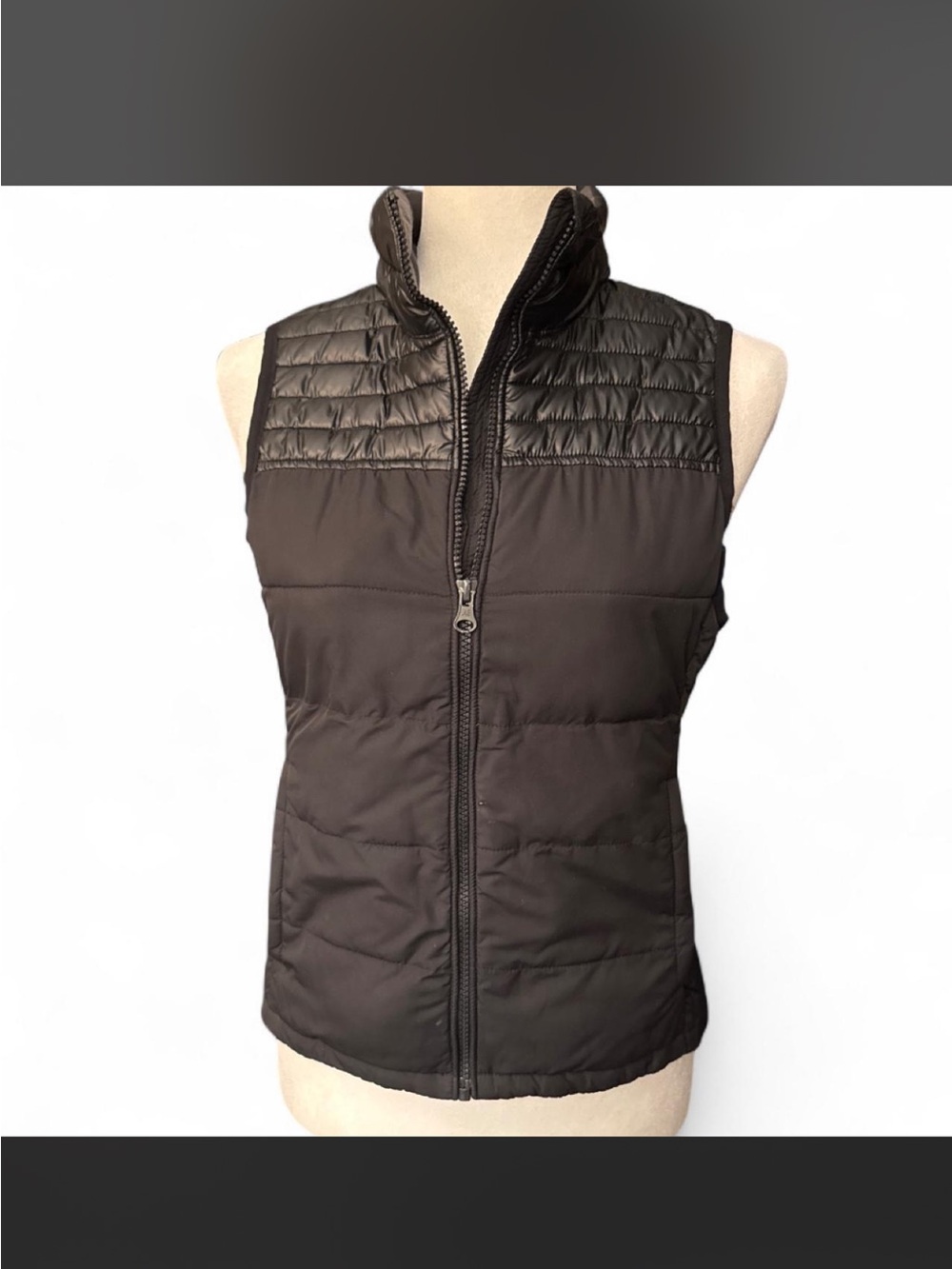 American Eagle Outfitters Black Quilted Puffer Vest
